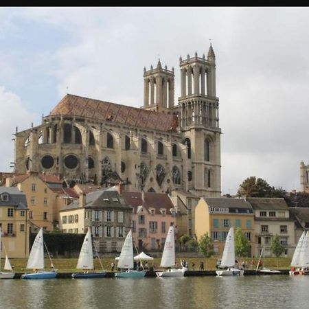 Verdun Mantes-la-Jolie Exteriör bild