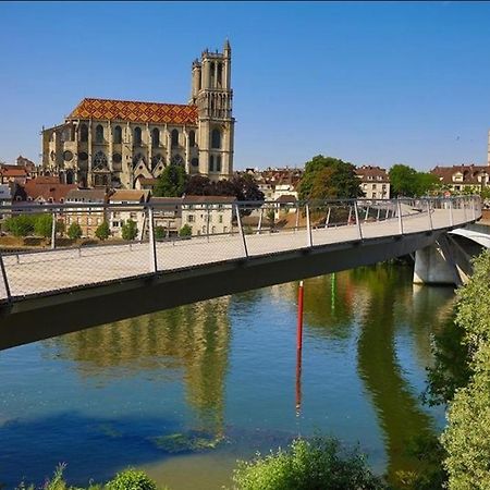 Verdun Mantes-la-Jolie Exteriör bild