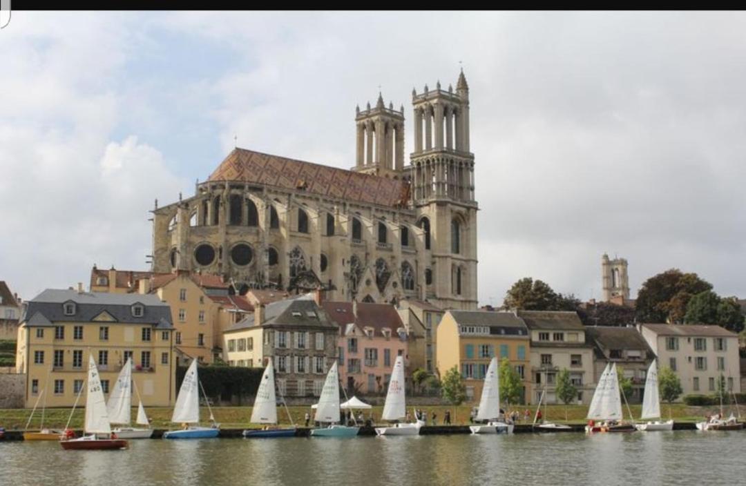 Verdun Mantes-la-Jolie Exteriör bild