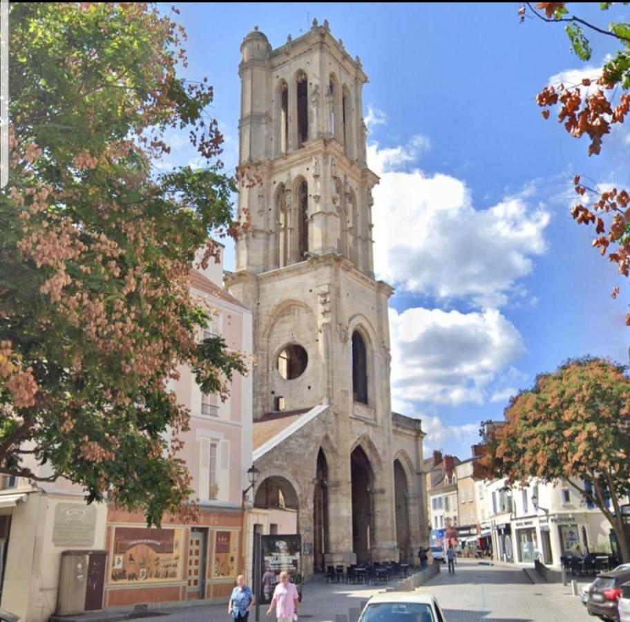 Verdun Mantes-la-Jolie Exteriör bild